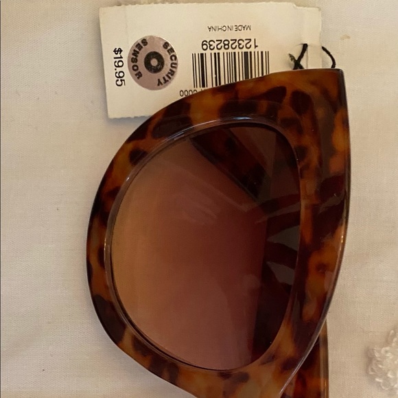 Express Oversized Sunglasses (brand new) - Picture 2 of 2